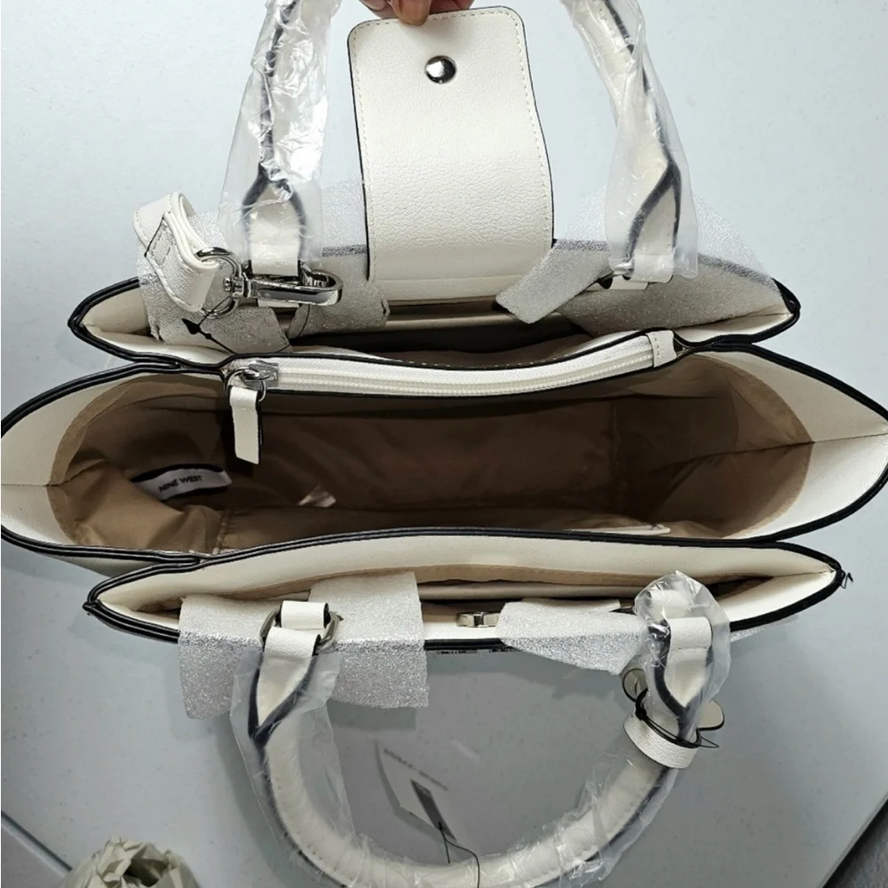 Nine West White Tote Bag - Picture 6 of 8